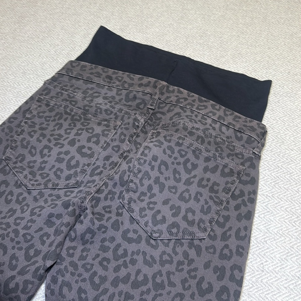 GAP Maternity Vintage Slim Jeans. Leopard Print - Black and Gray. Size 27 - Picture 3 of 12